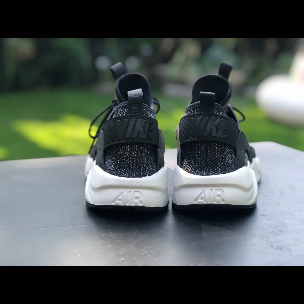 Nike Air Huarache black and white - Picture 3 of 4